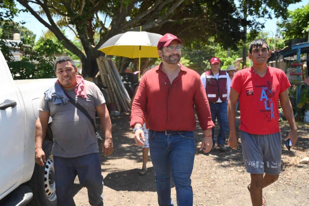 «Nos va a ir mejor»: Pedro Miguel Rosaldo supervisa obras de fresado y pavimentación en Coatzacoalcos