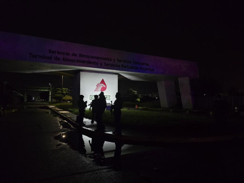 Desalojan a trabajadores yde la zona industrial tras incendio en Pajaritos