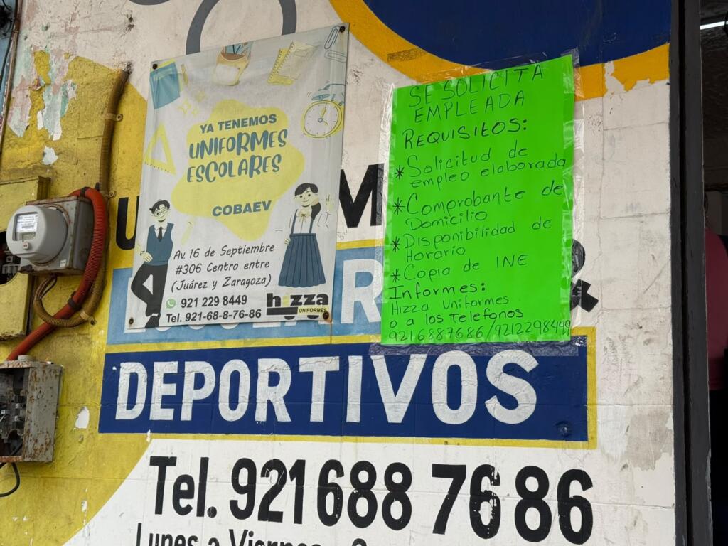 Madres de familia piden a sus hijos responder con buenas calificaciones al esfuerzo por comprar uniformes