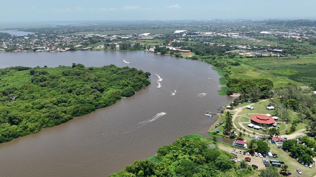 Motonáutica reúne a cientos de familias en Coatzacoalcos con deporte, turismo y comercio local