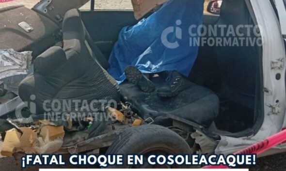 ¡Fatal choque en Cosoleacaque! Mujer muere prensada al estrellarse taxi de Minatitlán contra un tráiler