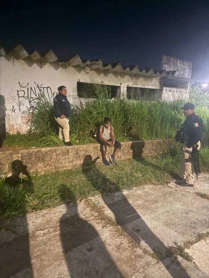 Detiene la policía municipal a “Lagrimita” el sujeto que causaba daños a autos y viviendas de vecinos de la colonia Transportistas