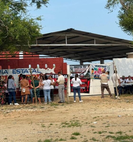 Alumnos de Capoacan regresan a clases tras una semana de retraso en el inicio del ciclo escolar