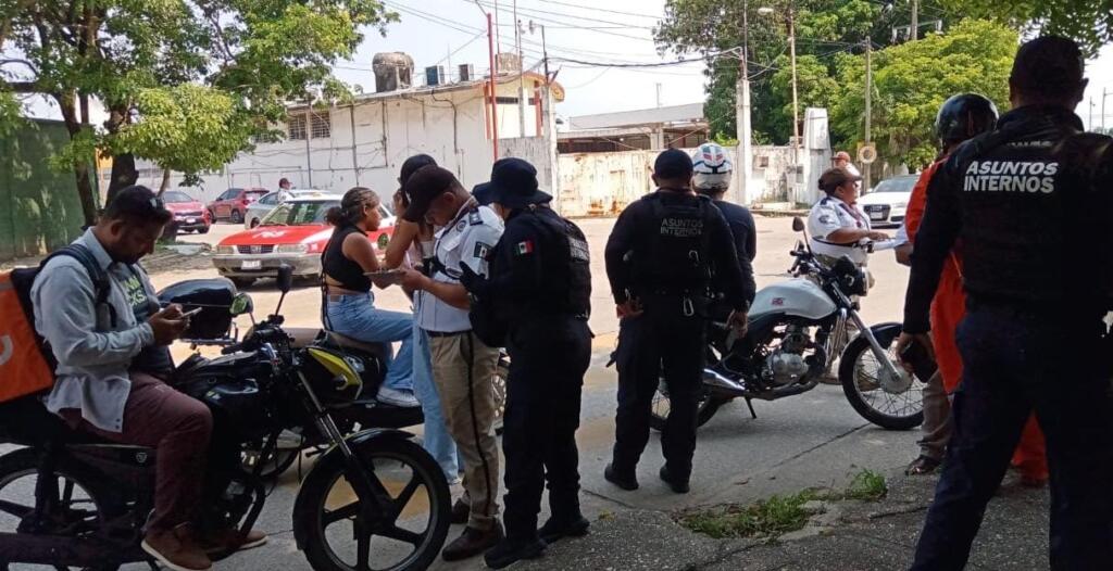 Motociclistas en la mira: operativo deja infracciones y unidades enviadas al corralón en Minatitlán