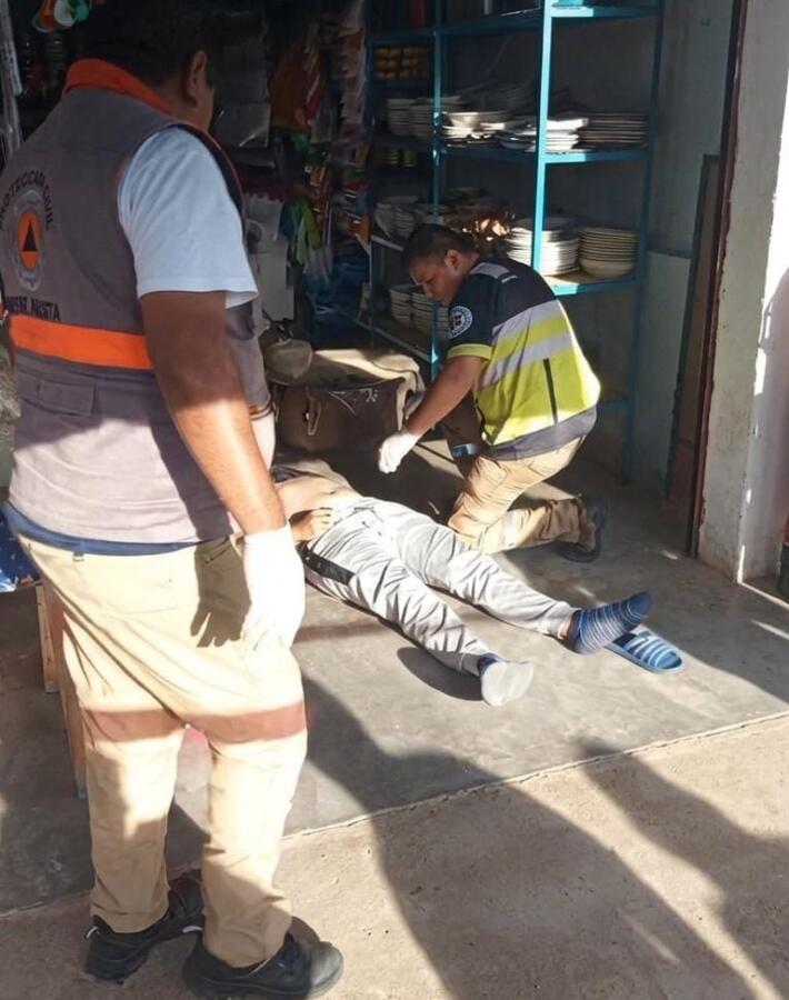 Tragedia en Oteapan: hombre muere repentinamente afuera de un negocio