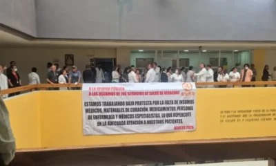 Trabajadores del CAE Doctor Rafael Lucio protestan por falta de insumos en Xalapa