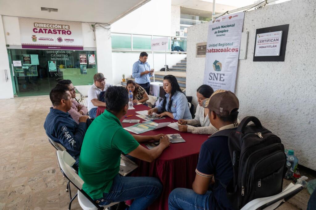 Impulsan oportunidades de empleo para minatitlecos