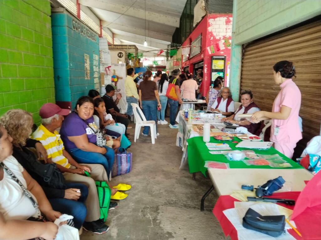 Ayuntamiento impulsa la salud y el emprendimiento en el Mercado 18 de marzo de Villa Allende