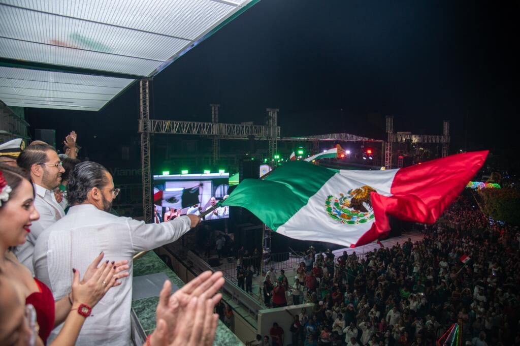 Encabeza Pedro Miguel Rosaldo su primer Grito de Independencia en Coatzacoalcos