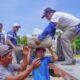 Gobierno de Cosoleacaque entrega materiales para la mejora de espacios educativos y religiosos