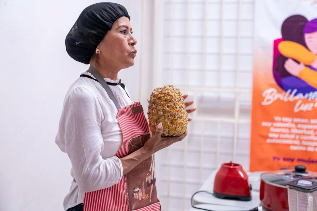 Fortalecen habilidades de mujeres con taller de elaboración de mermelada