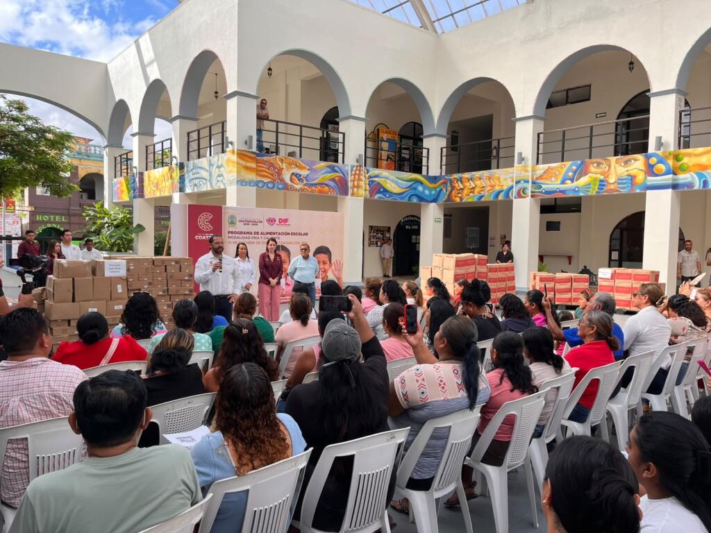 Más de 3 mil estudiantes reciben apoyo alimentario en escuelas de Coatzacoalcos
