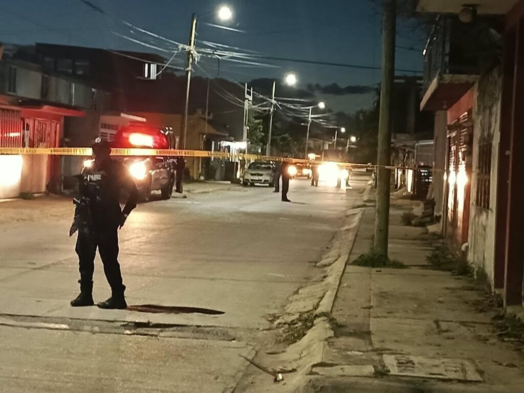 Aseguran presunta droga en bolsas de Mercado Libre y FedEx durante cateo en Las Gaviotas