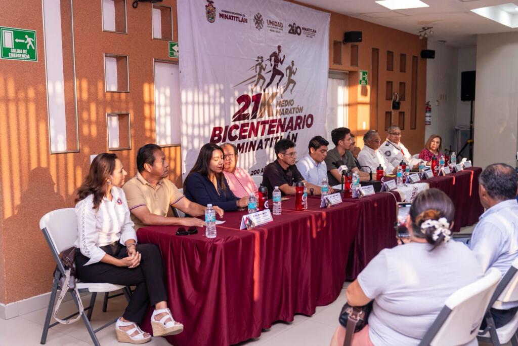 Presentan detalles del 21K Medio Maratón Bicentenario de Minatitlán