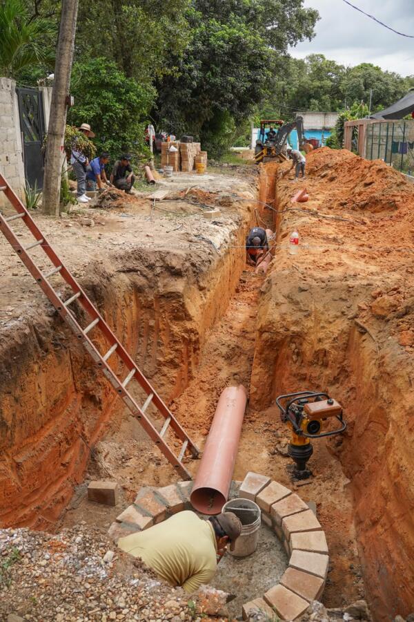 Avanza la construcción de la red de drenaje en la colonia Jardín de las Flores