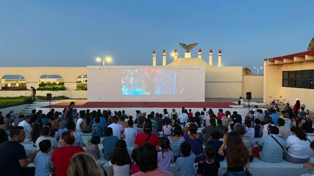 Invita Pedro Miguel Rosaldo a disfrutar del ciclo de cine de terror “Cine frente al mar” en Coatzacoalcos