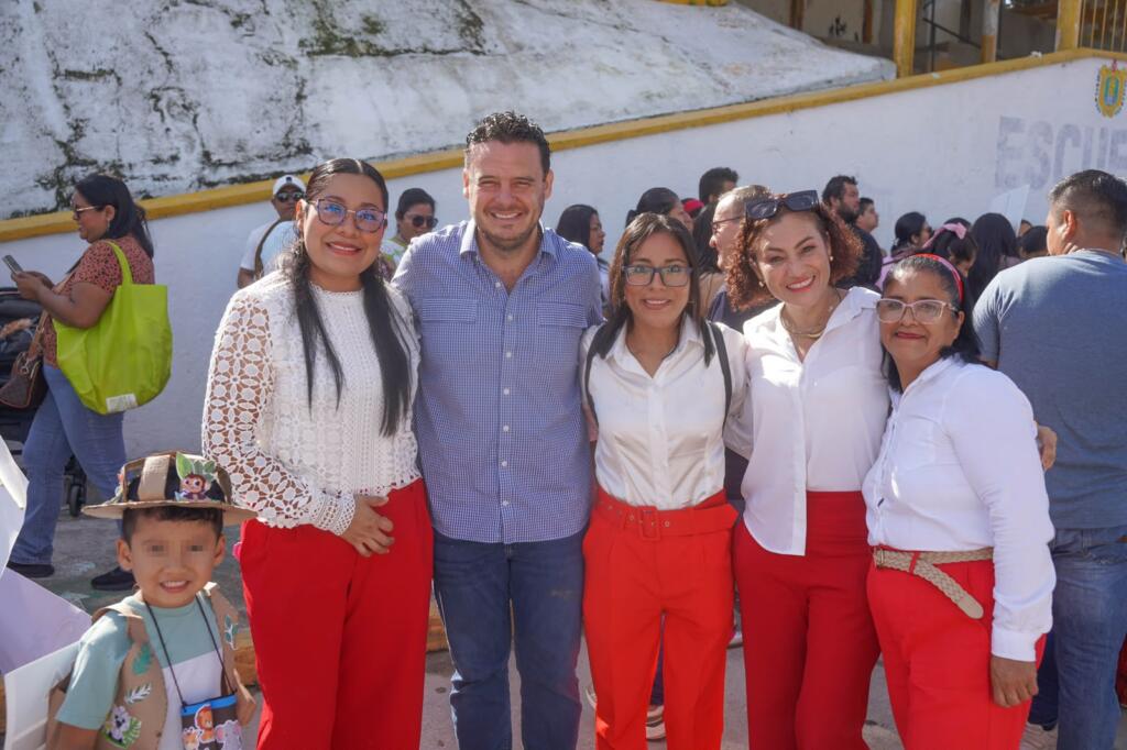 Con desfile escolar, Cosoleacaque conmemora el Día de las Naciones Unidas