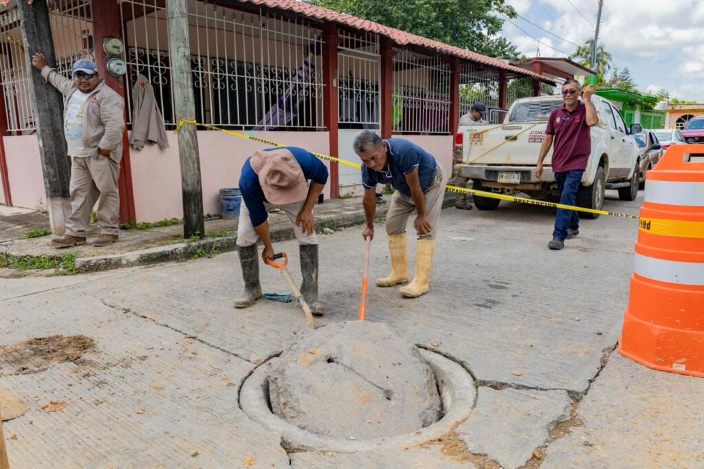Repara Gobierno de Minatitlán redes de drenaje y agua potable
