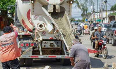 Cosoleacaque mantiene trabajos de bacheo para mejorar la circulación vial