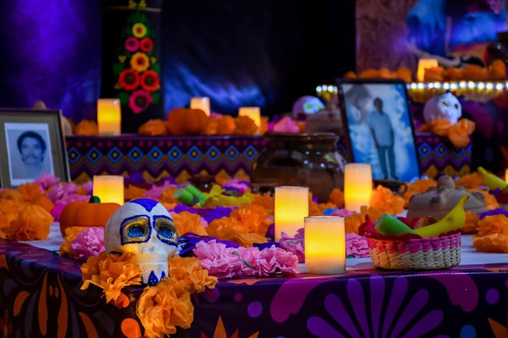 Invitan a disfrutar la exhibición de altares en Coatzacoalcos; arranca “Coatza entre Flores y Recuerdos”
