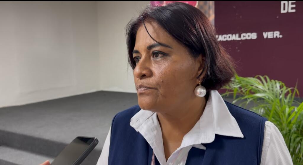 Refuerzan limpieza de panteones de Coatzacoalcos previo al Día de Muertos; frente frío dejó árboles y ramas caídas