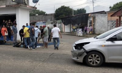 Repartidor sale disparado de su moto tras choque en la Insurgentes Norte