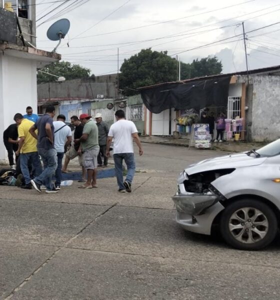 Repartidor sale disparado de su moto tras choque en la Insurgentes Norte