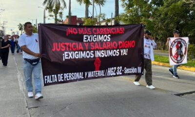 Trabajadores del IMSS en Minatitlán protestan por falta de insumos y aumento salarial
